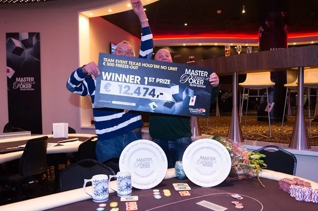© 2026 Pokercity | Winnaar #9 €500 Team Event 100 teams (2 players): Frans Snel + Peters Wouters | 2016/11 - Master Classics of Poker - #9 €500 Team Event 100 teams (2 players) Winnaar #9 €500 Team Event 100 teams (2 players): Frans Snel + Peters Wouters | 2016/11 - Master Classics of Poker - #9 €500 Team Event 100 teams (2 players)