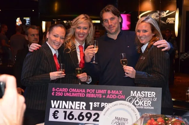 © 2026 Pokercity | Winnaar #10 €250 5-Card PLO 8-Max Rebuy: Frank de Wolf | 2016/11 - Master Classics of Poker - #10 €250 5-Card PLO 8-Max Rebuy Winnaar #10 €250 5-Card PLO 8-Max Rebuy: Frank de Wolf | 2016/11 - Master Classics of Poker - #10 €250 5-Card PLO 8-Max Rebuy