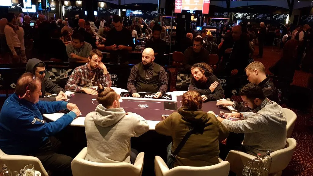 €25k Super High Roller | 2016/11 - Master Classics of Poker - #12 €25.000 Super High Roller Re-entry