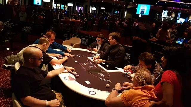 Tafel 1 | 2016/11 - Master Classics of Poker - #12 €25.000 Super High Roller Re-entry