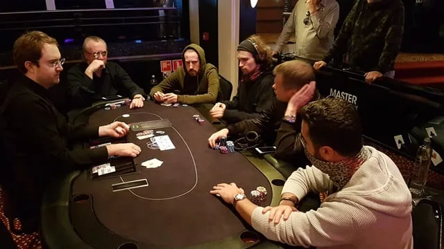 Tafel 2 | 2016/11 - Master Classics of Poker - #12 €25.000 Super High Roller Re-entry