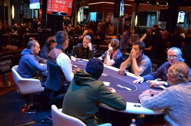 FT Super High Roller | 2016/11 - Master Classics of Poker - #12 €25.000 Super High Roller Re-entry