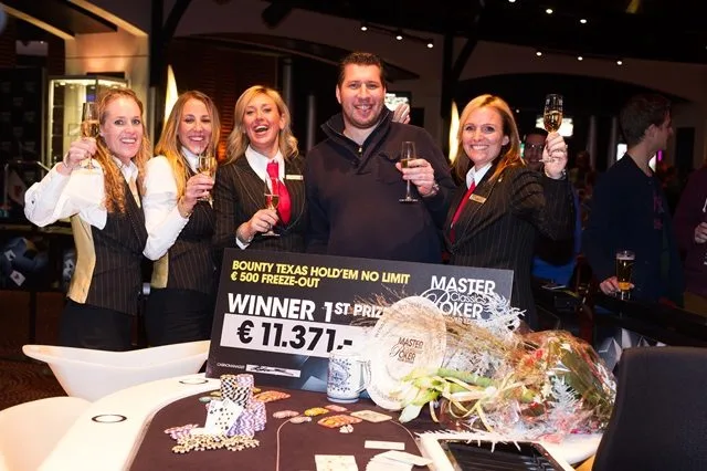 © 2026 Pokercity | Dominic & Staff | 2016/11 - Master Classics of Poker - #25 €500 BOUNTY (€250) Freeze-out Dominic & Staff | 2016/11 - Master Classics of Poker - #25 €500 BOUNTY (€250) Freeze-out