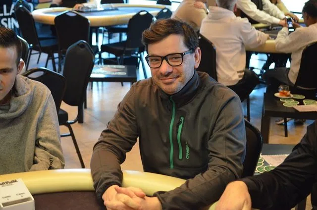 Nico Kostons | 2016/12 - Valkenburg Poker Series - €500 NLHE Main Event Re-entry 