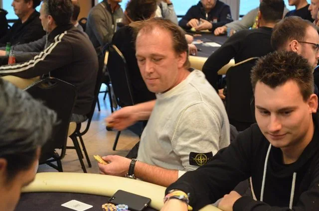 © 2026 Pokercity | Roger Hamers | 2016/12 - Valkenburg Poker Series - €500 NLHE Main Event Re-entry Roger Hamers | 2016/12 - Valkenburg Poker Series - €500 NLHE Main Event Re-entry