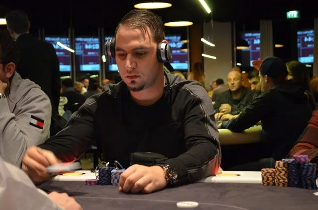© 2026 Pokercity | Appie Zoubir | 2016/12 - Valkenburg Poker Series - €500 NLHE Main Event Re-entry Appie Zoubir | 2016/12 - Valkenburg Poker Series - €500 NLHE Main Event Re-entry