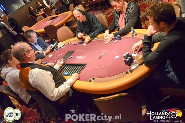Start Dag 2 tafel 4 | 2017/04 - Rotterdam Poker Series - €600 NLHE PSKO Re-entry (€300+€300)