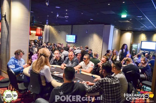 © 2026 Pokercity | Speelzaal Dag 1A | 2017/04 - Rotterdam Poker Series - €700 NLHE Main Event Single Re-entry Speelzaal Dag 1A | 2017/04 - Rotterdam Poker Series - €700 NLHE Main Event Single Re-entry