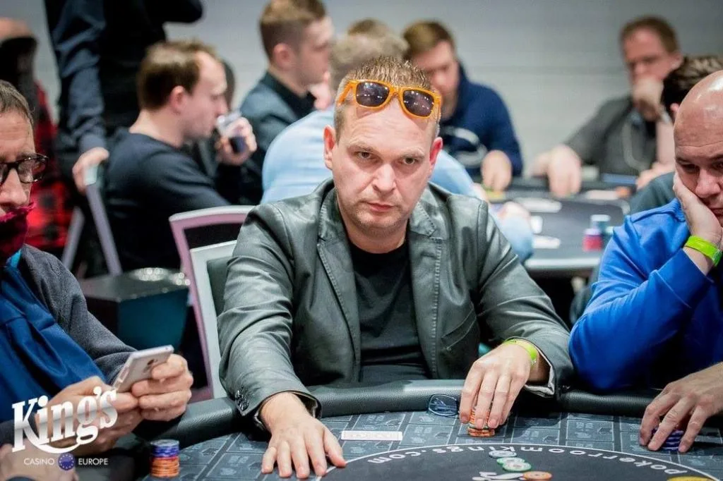 © 2026 Pokercity | Carlo van der Linden | 2018/01 - Dutch Classics - €195 Dutch Classics Main Event Carlo van der Linden | 2018/01 - Dutch Classics - €195 Dutch Classics Main Event