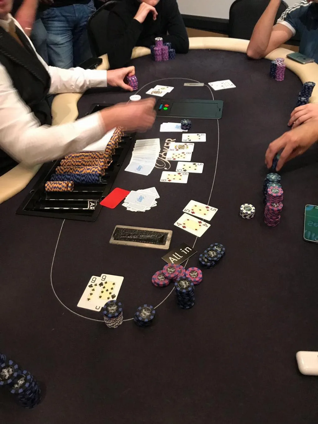 4-way clash 45 suited wint! | 2018/10 - Leeuwarden Poker Series - €440 Main Event