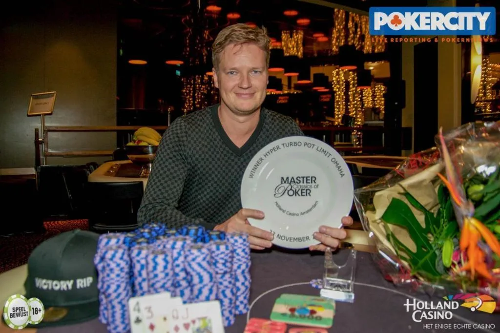 © 2026 Pokercity | Winnaar €1.100 PLO Hyper Turbo: Jussi Nevanlinna | 2018/11 - Master Classics of Poker - €1.100 PLO Hyper Turbo Winnaar €1.100 PLO Hyper Turbo: Jussi Nevanlinna | 2018/11 - Master Classics of Poker - €1.100 PLO Hyper Turbo