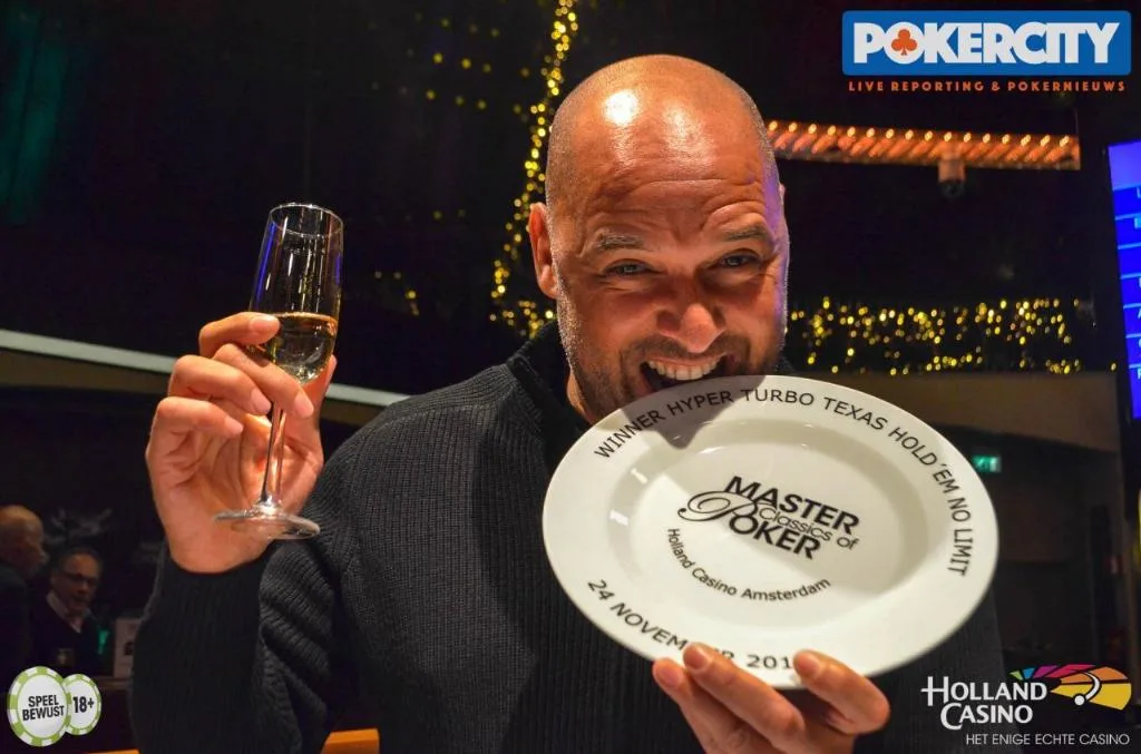 © 2026 Pokercity | Winnaar €550 Hyper Turbo: Robert Soogea | 2018/11 - Master Classics of Poker - €550 Hyper Turbo Winnaar €550 Hyper Turbo: Robert Soogea | 2018/11 - Master Classics of Poker - €550 Hyper Turbo