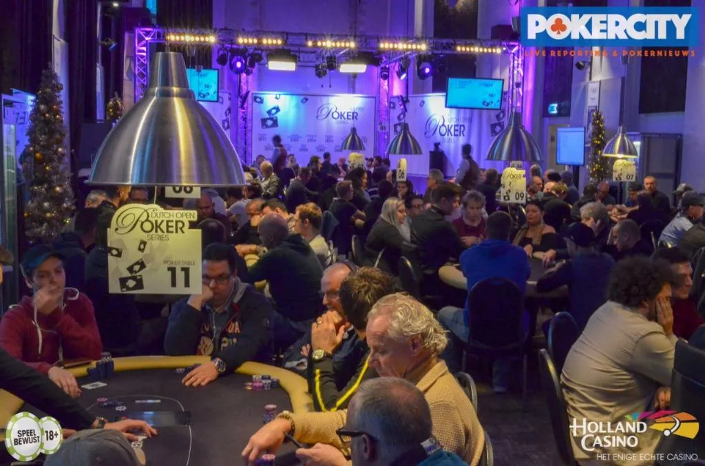 De stampvolle kapelzaal Dag 2 €150 Dutch Open Cup | 2018/12 - Dutch Open Poker Series - €150 NLHE Dutch Open Cup
