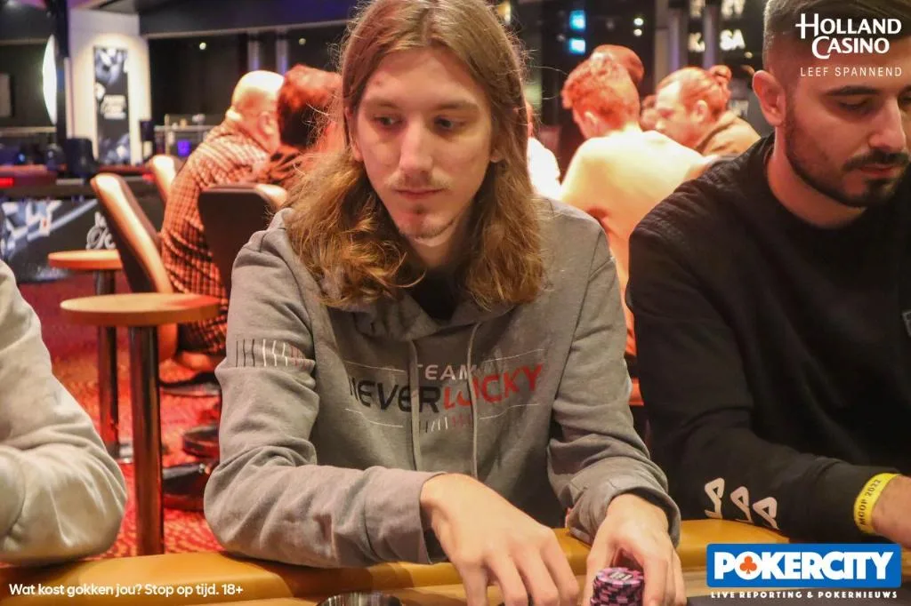 © 2026 Pokercity | Frank Visser | 2022/11 - Master Classics of Poker - #2 - €1.100 NLH Mystery Bounty Frank Visser | 2022/11 - Master Classics of Poker - #2 - €1.100 NLH Mystery Bounty