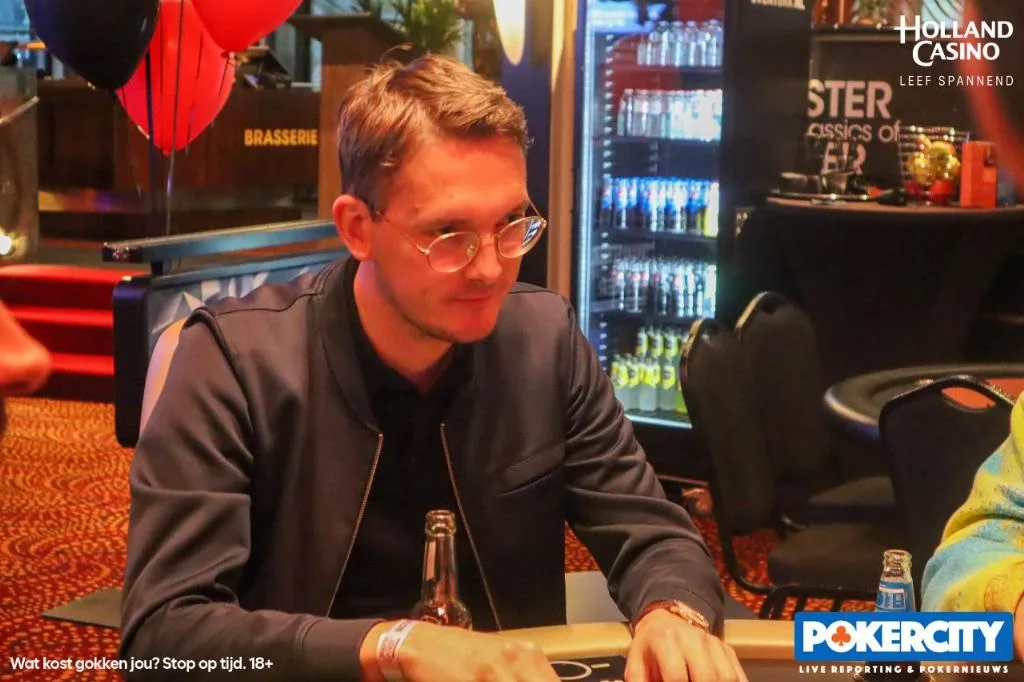 © 2026 Pokercity | Daan van Hoogmoed | 2022/11 - Master Classics of Poker - #2 - €1.100 NLH Mystery Bounty Daan van Hoogmoed | 2022/11 - Master Classics of Poker - #2 - €1.100 NLH Mystery Bounty