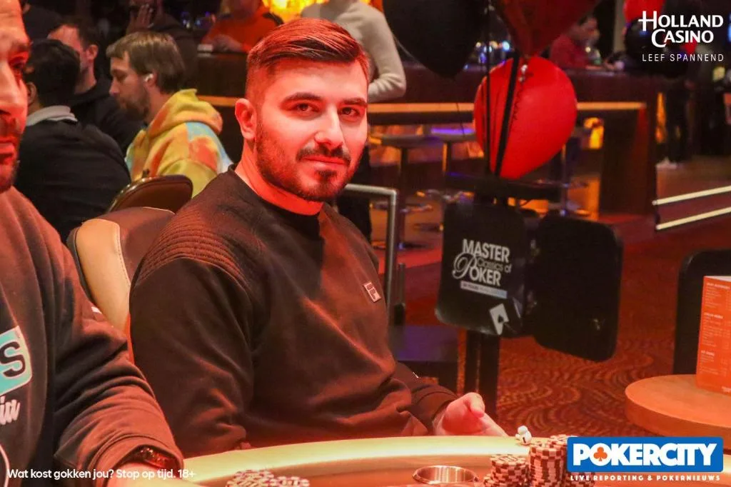© 2026 Pokercity | Alessandro Pichierri | 2022/11 - Master Classics of Poker - #2 - €1.100 NLH Mystery Bounty Alessandro Pichierri | 2022/11 - Master Classics of Poker - #2 - €1.100 NLH Mystery Bounty