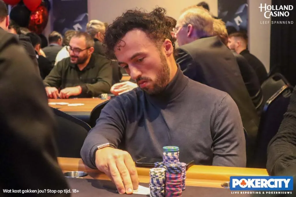 © 2026 Pokercity | Mateusz Moolhuizen | 2022/11 - Master Classics of Poker - #5 - €3.000 NLH Main Event Mateusz Moolhuizen | 2022/11 - Master Classics of Poker - #5 - €3.000 NLH Main Event