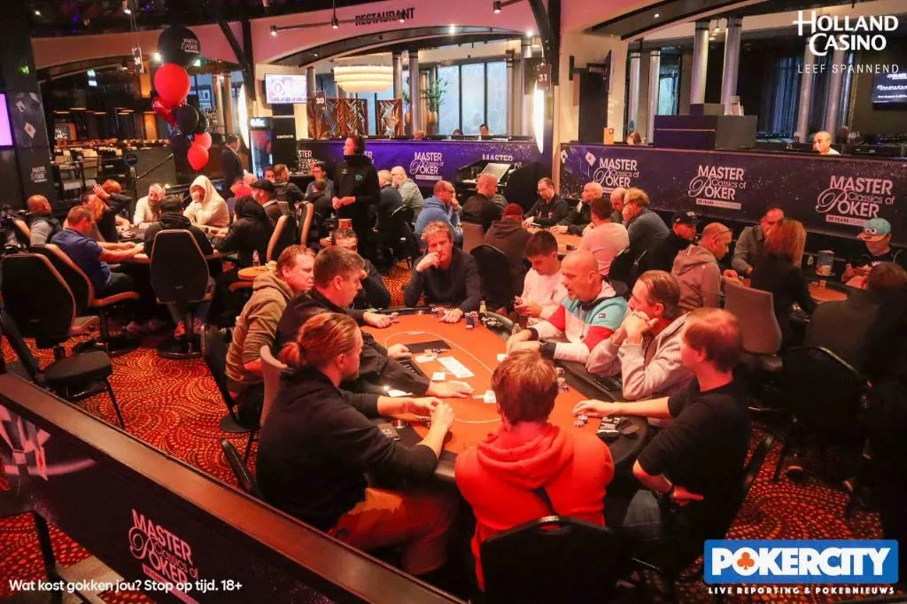 Pit 2 koepelzaal | 2022/11 - Master Classics of Poker - #5 - €3.000 NLH Main Event