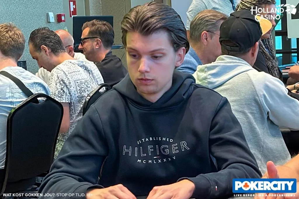 © 2026 Pokercity | Simon Veltman | 2025/06 – Valkenburg Poker Series - #03 - €565 Main Event Simon Veltman | 2025/06 – Valkenburg Poker Series - #03 - €565 Main Event