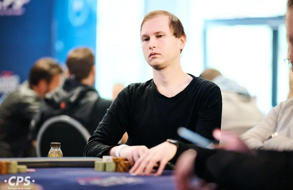 © 2026 Pokercity | Roope Tarmi | 2025/11 - Circus Poker Series 2025 - #08 - €2.200 CPS Main Event Roope Tarmi | 2025/11 - Circus Poker Series 2025 - #08 - €2.200 CPS Main Event