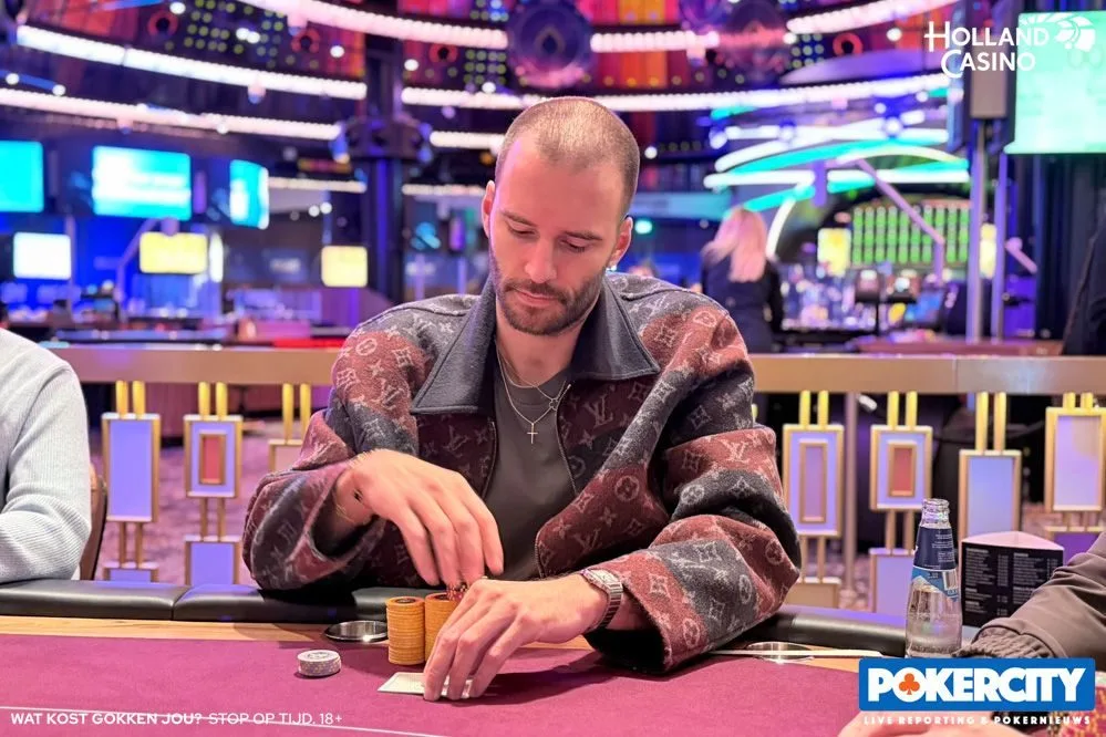 © 2026 Pokercity | Tom Vogelsang | 2025/11 - Master Classics of Poker 2025 - #02 - €10.300 PLO – High Roller 6 Max. Tom Vogelsang | 2025/11 - Master Classics of Poker 2025 - #02 - €10.300 PLO – High Roller 6 Max.
